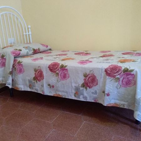 Ernest'S Apartment Фиумичино Екстериор снимка