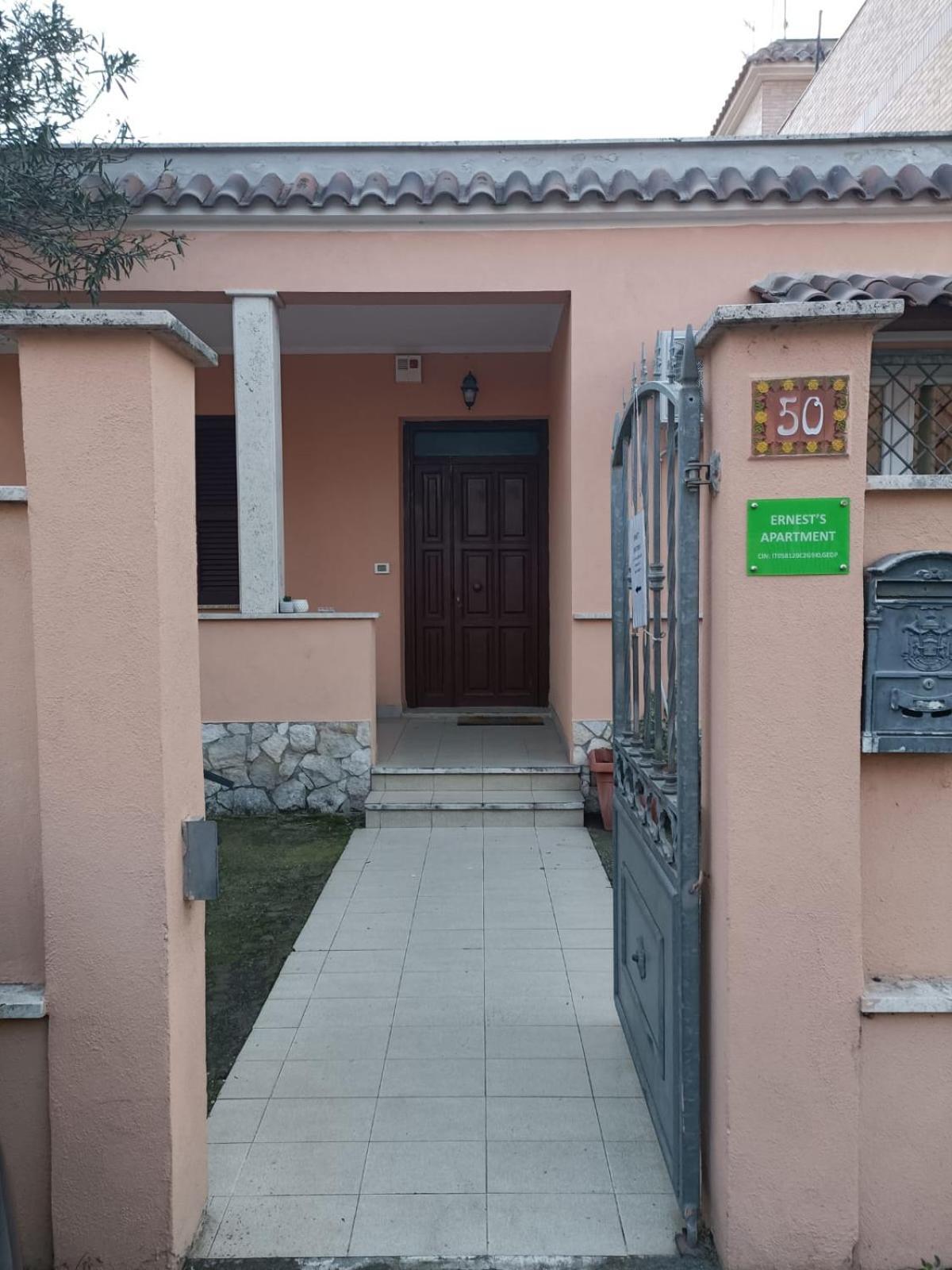 Ernest'S Apartment Фиумичино Екстериор снимка