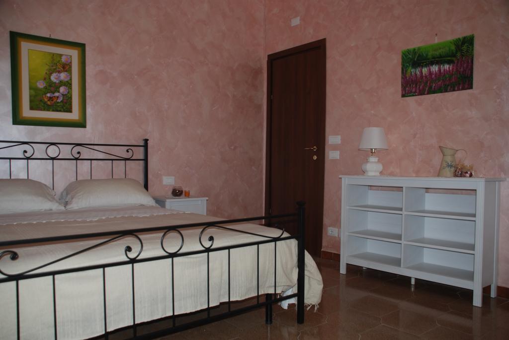Ernest'S Apartment Фиумичино Екстериор снимка